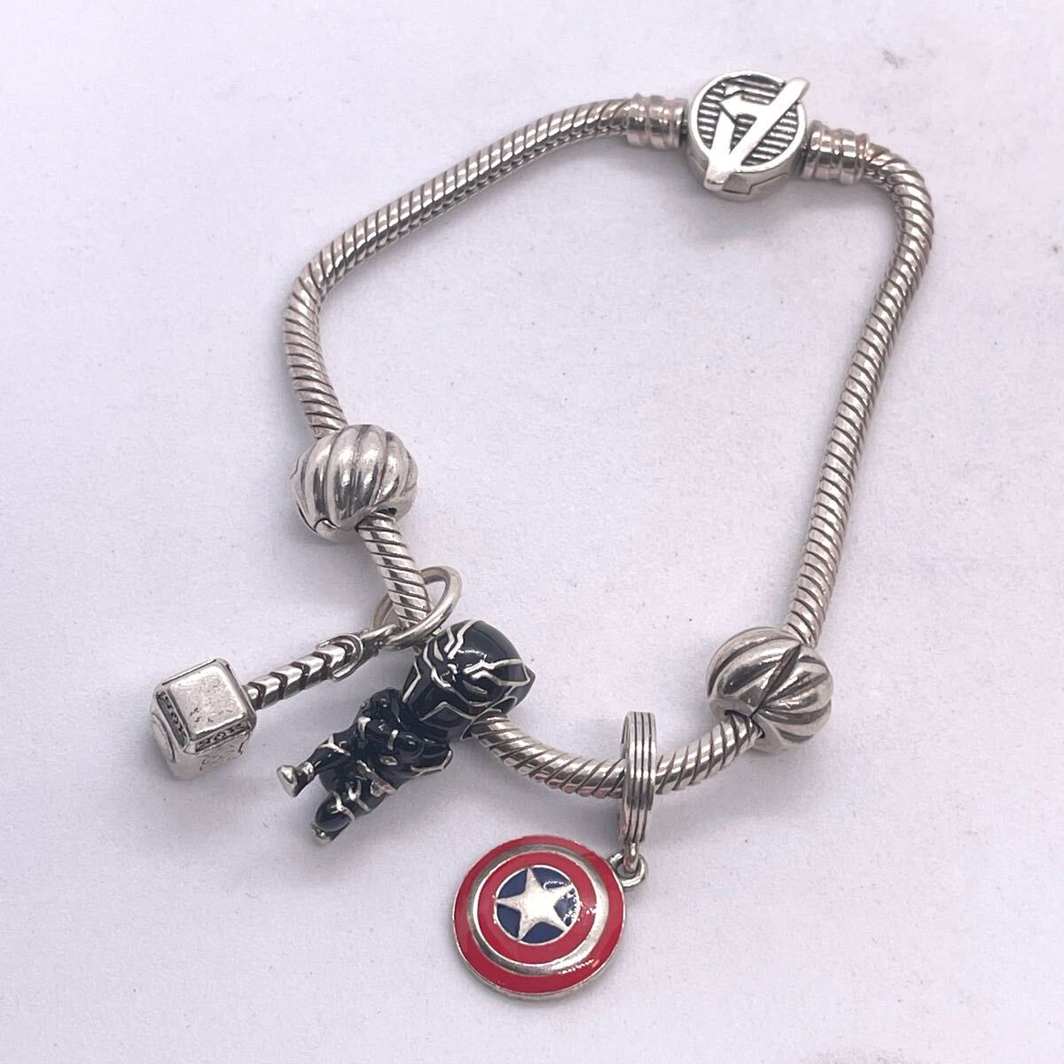 （a185） PANDORA パンドラ MARVEL アベンジャーズロゴ ブレスレット キャプテン・アメリカ マイティー・ソー ブラックパンサー チャーム