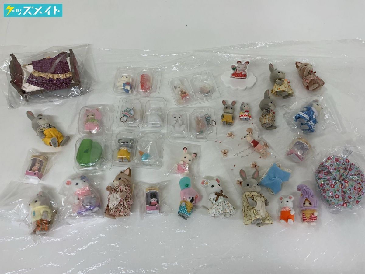 06 【現状】 シルバニアファミリー グッズ まとめ売り 人形 小物 他 / シルバニアファミリー