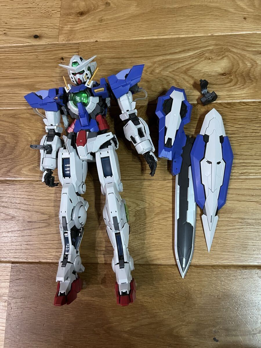 ガンダムエクシア　PG 組み立て済　