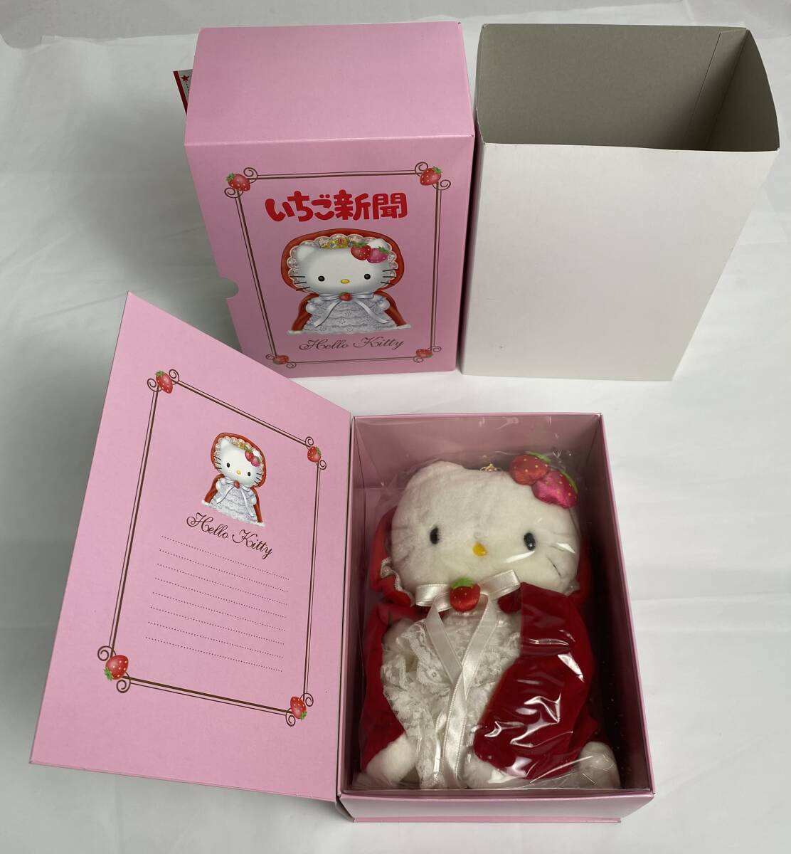 中古品/未開封/未使用/長期保管品】Hello kitty ハローキティ いちご新聞 25周年記念 ドール スリーブ付 美品 キティ レトロ ぬいぐるみ
