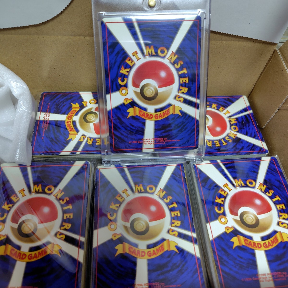 【硬質ケース入り旧裏付き】ポケモンカード　まとめ売り　250枚以上 旧裏　新裏　キラ　ノーマル　0701-345